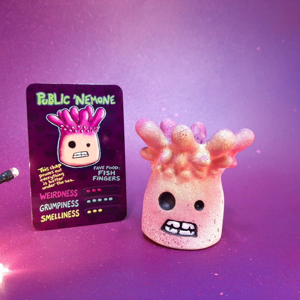 Public Nemone sea-anemone-inspired Flobbazoid figurine with soft coral fronds and specimen card.